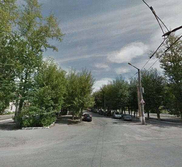 Отделение Уральского Банка Реконструкции и Развития по адресу улица Невежина 3, стр. 10